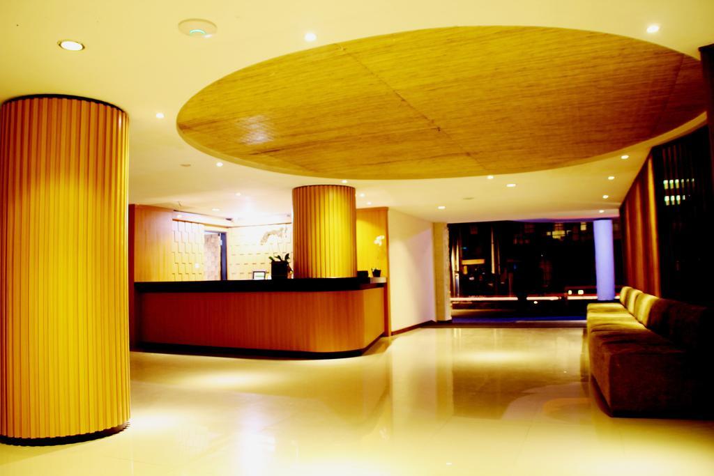 La Villais Kamojang Hotel Seminyak Buitenkant foto