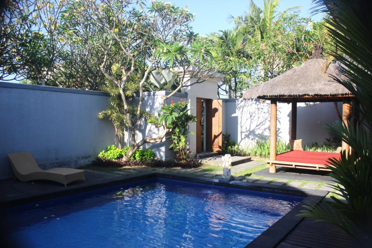 La Villais Kamojang Hotel Seminyak Buitenkant foto